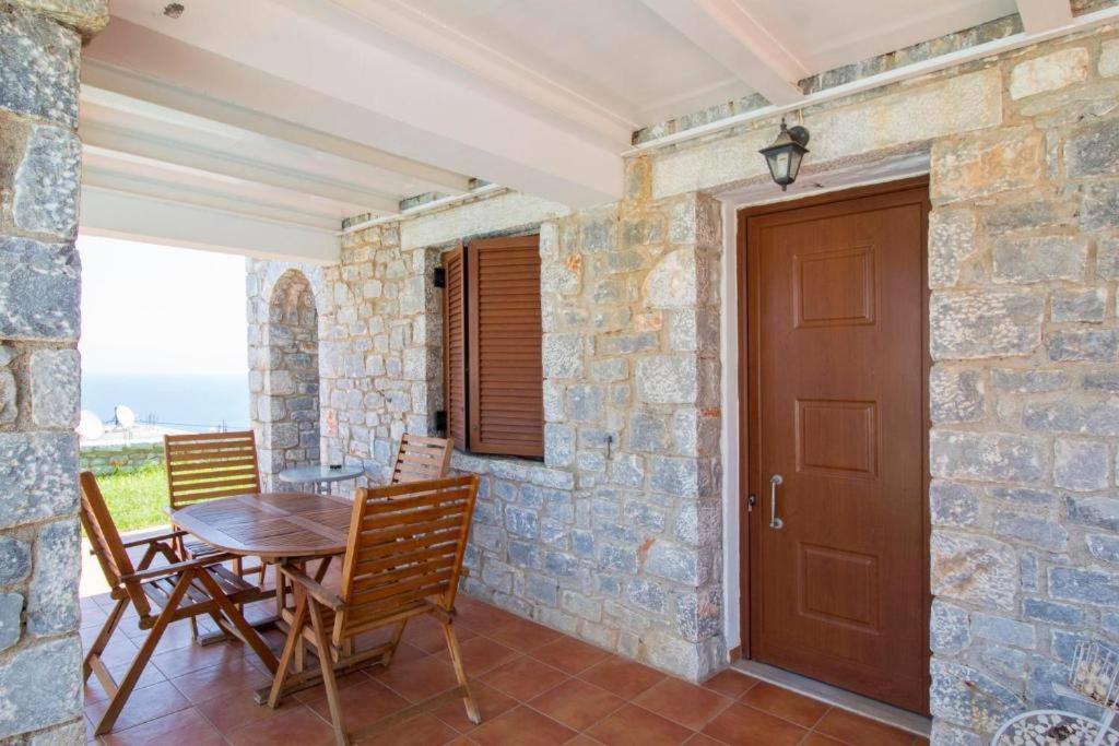 Malvazios Villas #4 기티오 외부 사진